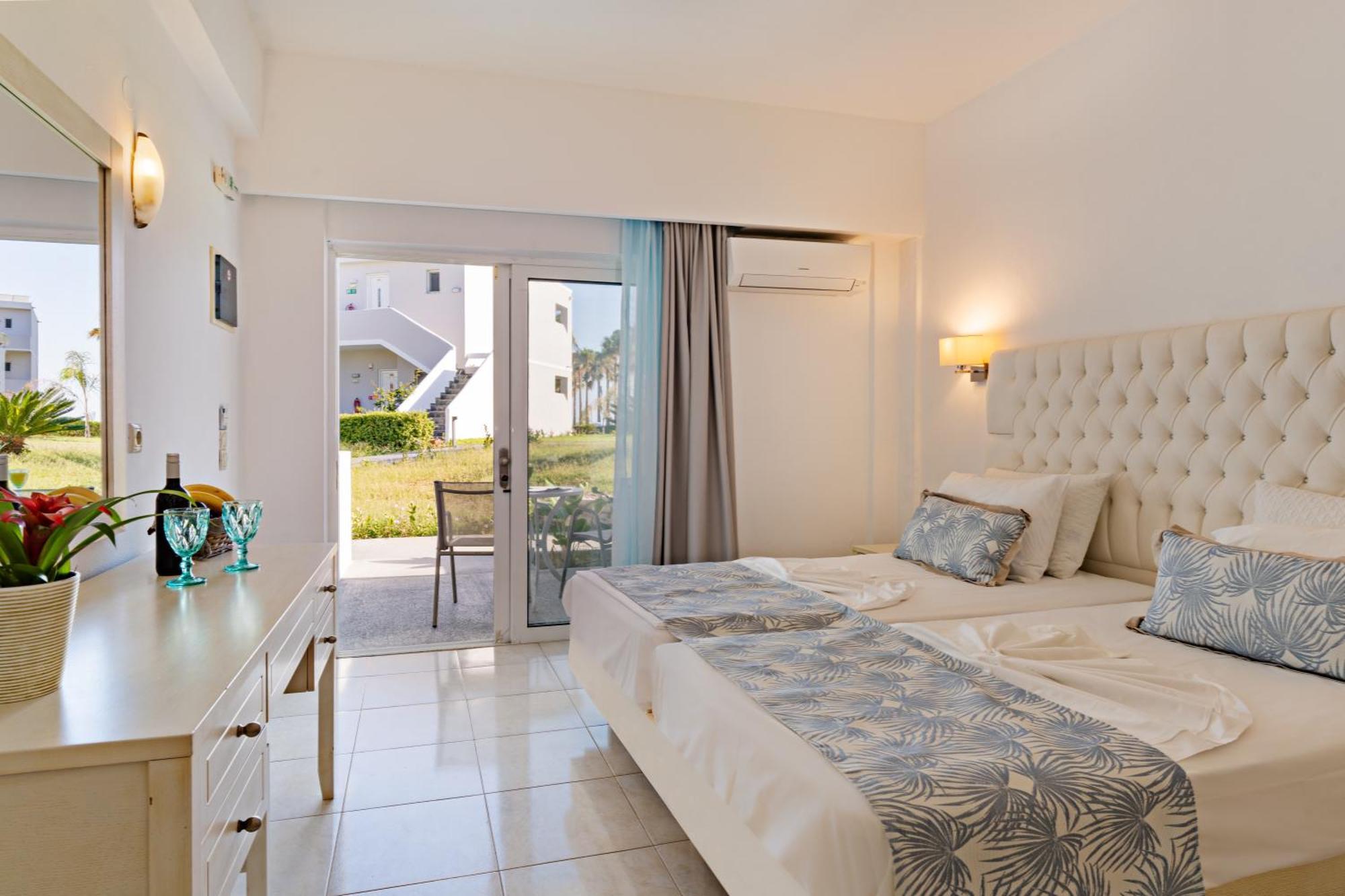 Delfina Tropic