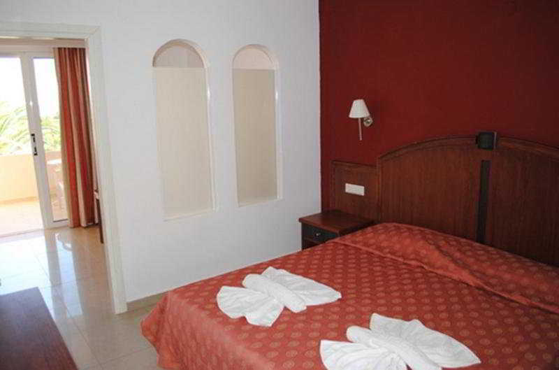 Delfina Tropic Resort Paralia Kourna