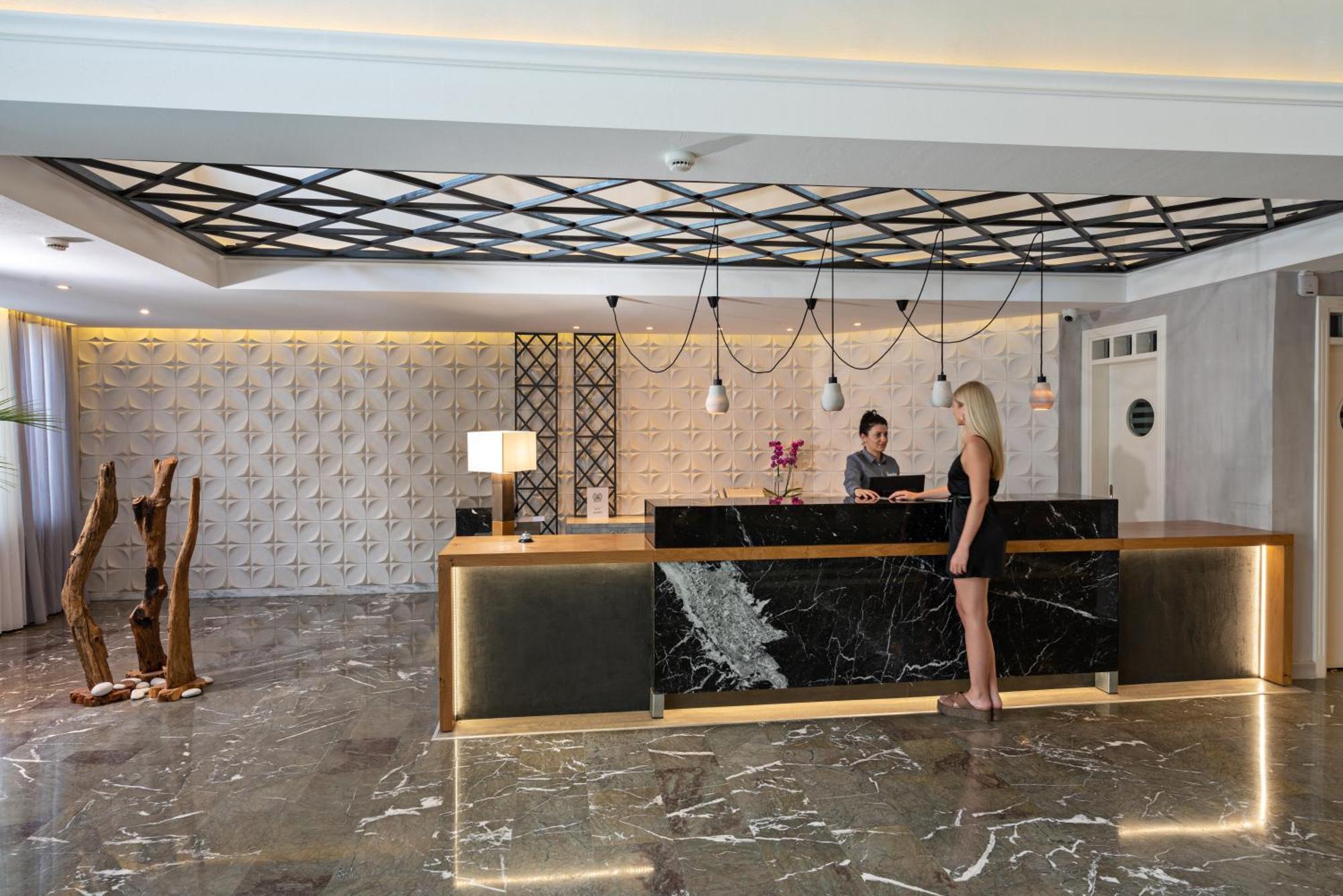 Resort Delfina Tropic Paralia Kourna