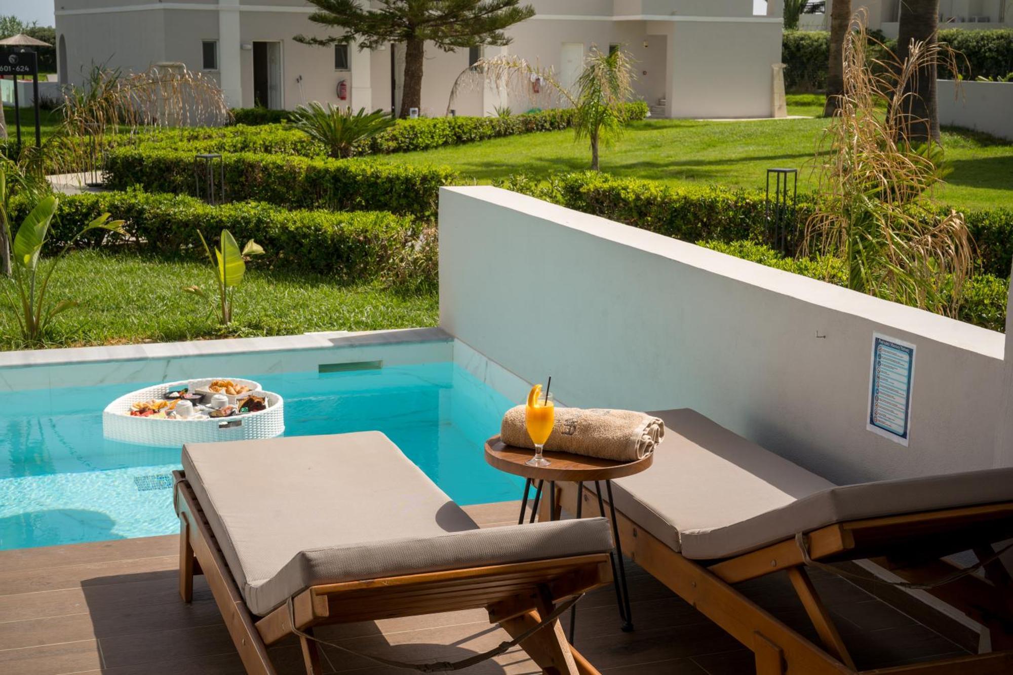 Delfina Tropic 4*