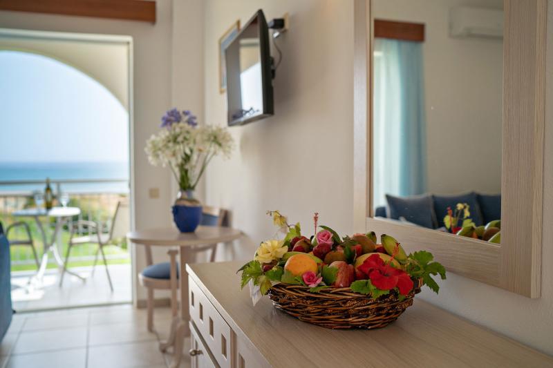 Delfina Tropic Paralia Kourna