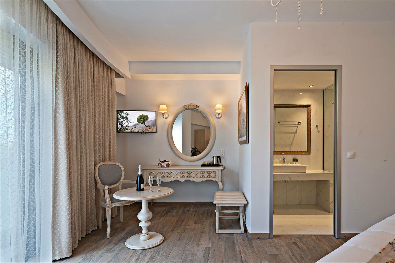 Delfina Tropic Paralia Kourna